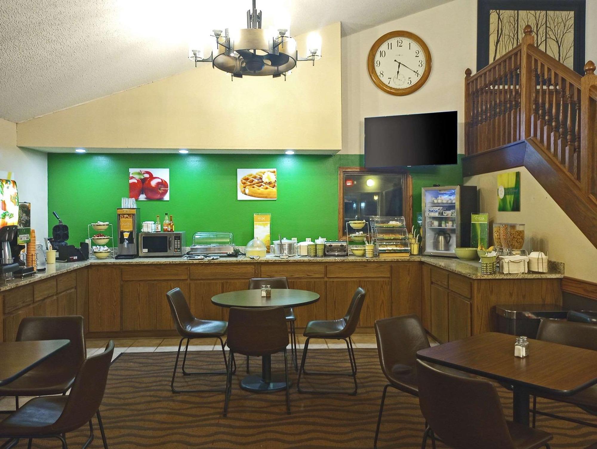 Quality Inn Atchison エクステリア 写真